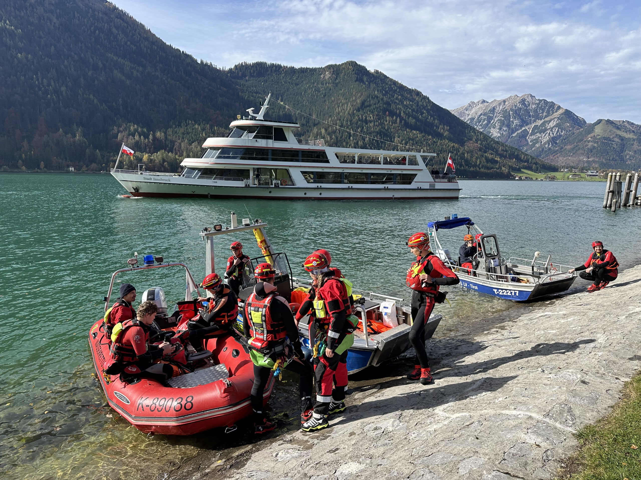 Eben am Achensee-Grossübung zahlreicher Einsatzkräfte am Achensee  -Fotocredit: ZOOM.TIROL